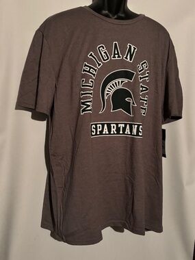 Michigan State Spartans T-shirt Captivating Apparel MSU College Men Size XXL NWT
